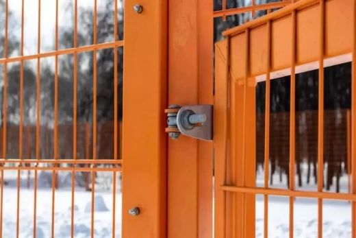 Петля регулируемая для калитки и ворот